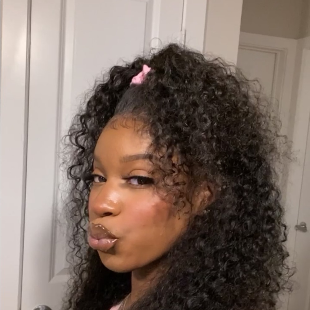 Meet your Posher, Janyah